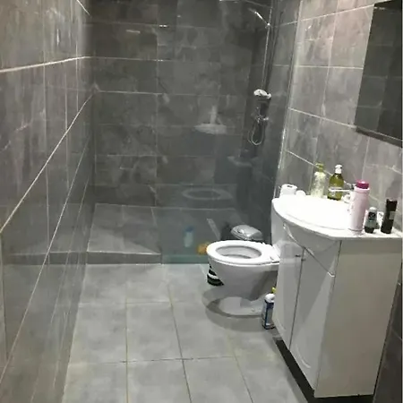 Semesterbostad Charming House In Sclessin, With Terrace *