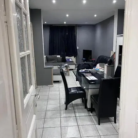 Semesterbostad Charming House In Sclessin, With Terrace *